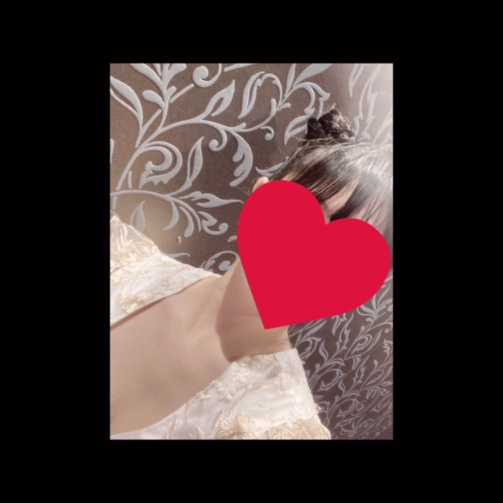 お久しぶりです(*^^*)

明日9時～18時まで出勤します(≧∇≦)

午前中は完売してますが
午後はまだ空きあります❣️

ご予約はお早めに✨

ご予約ご来店お待ちしております(* ᴗ͈ˬᴗ͈)”