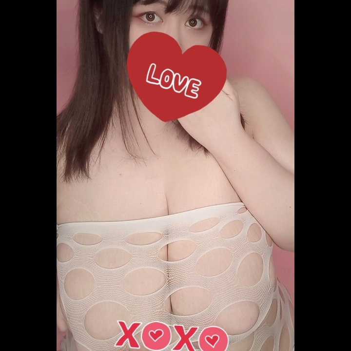 網タイツの穴からはみでるモノがえろちぃ…❤