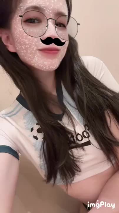 メガネおじ👓ツインテール⌒(´❛-❛`)⌒