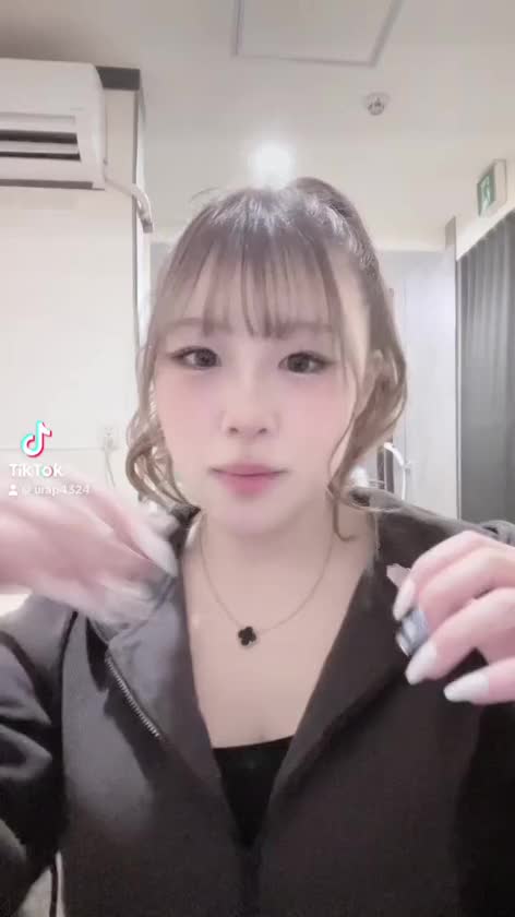 ✨盛大に個人イベント✨

ヒメチャンネルからのトークで
うららに予約すると

1️⃣水着👙でのお迎え

2️⃣うらら限定オプションで
　喉輪閉めのイ⭕️マ

※７０分コースからとなります

ヒメチャンネルで個人オプションで
伝えてくれたら可能ですので
ぜひお待ちしてます〜っ🙏💗

ご予約方法は
⚫︎お客様の名前
⚫︎コース時間
⚫︎電話番号なのですが送る際すべて
　ひらがらで送りください反映されない
　場合があるのでよろしくお願いします🤲

うららだけのオプションなので
お店からの予約だとつかないから
ヒメチャンネルからお願いします〜

うららと非日常時間⏰💗味合おう👅

全力で攻めさせてね♩
