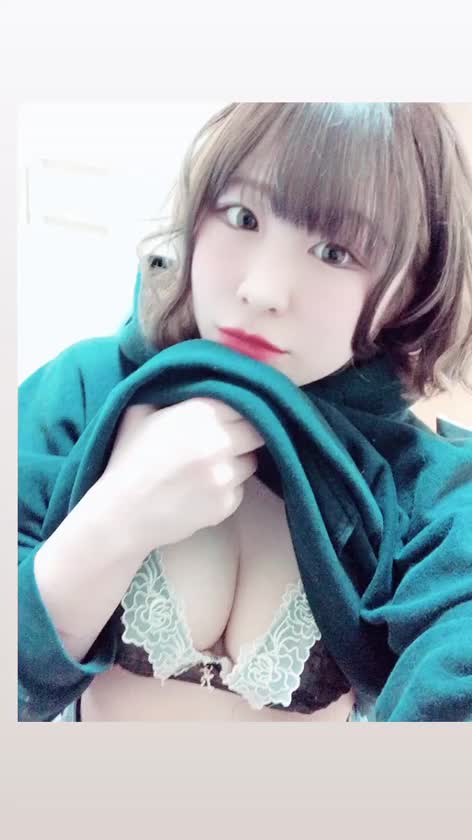 うららのオッパイで
お兄様のおち◯ぽ、たっぷりパイズリもしてあげるね😍

その代わり
おち◯ぽ汁いっぱい出してね💨💨💨