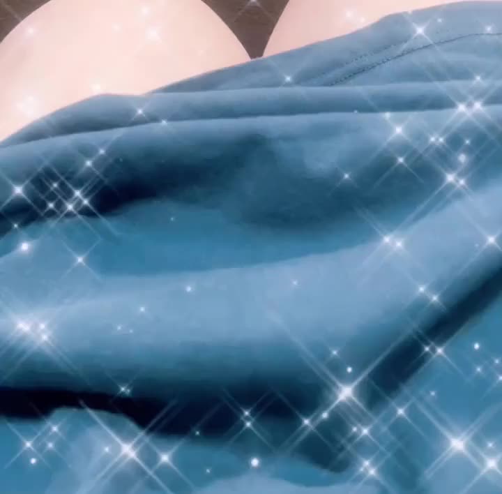 暑くてスカートパタパタしちゃう🥺💦

ぽっちゃりの太ももに挟まれてみませんか？🫣🩷