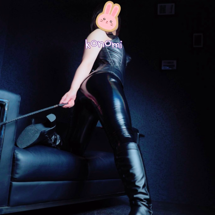 変態さんこんにちは🥰

今日も元気に出勤😈
22時までいるのでお時間合う変態さんのご予約ご来店お待ちしてます❤️‍🔥

5月のシメに激しいプレイで楽しんじゃお😚❣️
