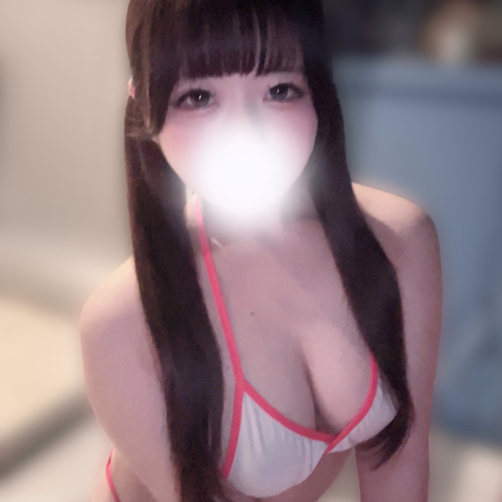 出勤しました🎀

ちょっと遅れたけどいますー❕

今日はお出かけ前なので短めの出勤！✨️

明日から楽しみだなあ♡

お兄さんのことも楽しませるから遊びに来てね〜♩