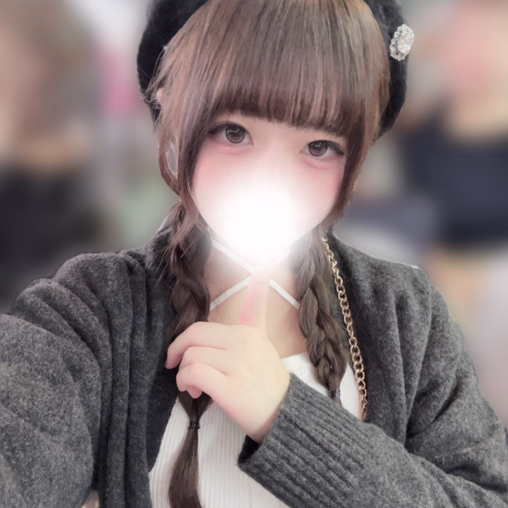 おはようございます♡

日記あげるの遅くなったけどいるよー♩

寝違えちゃって肩と首が...💧‬

優しくしてください(；；)笑

待ってるねー🎀