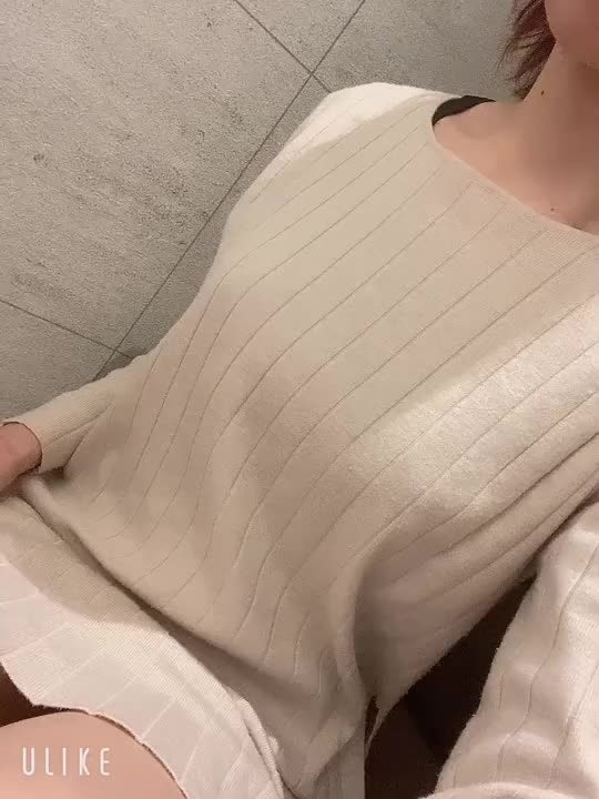 少し肌寒くなってきた今日この頃..

ぬるぬるホットオイルで気持ちいい
マッサージ
温まりに、お疲れ癒しに
お越しください💆‍♂️💕


今夜2:00まで受付予定です🍂


お誘いお待ちしてますね🥰


あいり