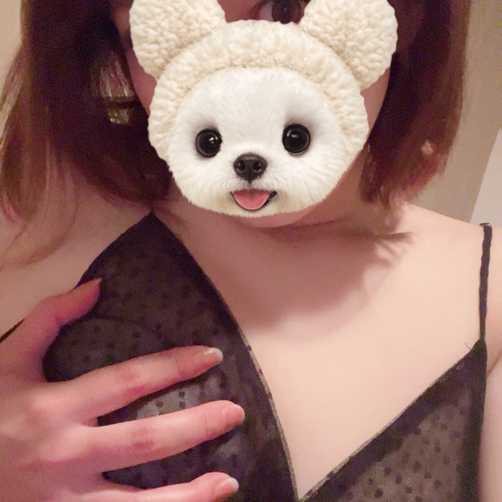 おはよう❤️
梅雨入りかなぁ
雨ばっかりやだね😣
髪の毛ボサってなっちゃってるけど、
一緒にイチャイチャえっちな事されたいな🥰待ってます♥️