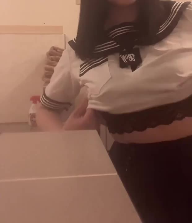 制服の下は…🥧♡♡

制服着たままでお兄様に責められるのだいすき♡

興奮しちゃいます🤭💗

今日からまた一週間！
平日だけど、お昼からもお誘いお待ちしてます🌟

え♥ちなことしよ~♡


にこ ．