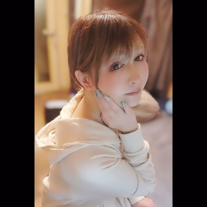 そもそも「癒し」って、なんだろう🤔
考え始めると、意外と難しいです。

でも、一緒にいるとなんだかホッとする。
帰るときに「来てよかったな」って思える。

そんな時間を作れる人になれたらいいな🤍

#待機中