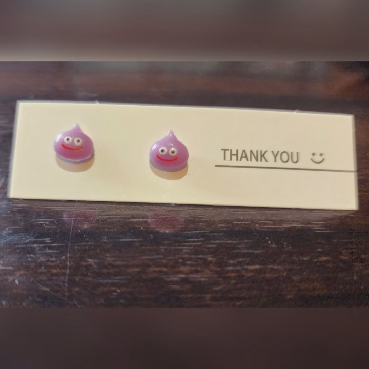 先日ポチッとした、めーっちゃ可愛いピアスが届きました💕
実物も可愛くて大満足です🤍

このあと0時から出勤しますね🎵
今夜はこれつけて行こうかな☺️

#ドラクエ #スライム #ピアス #0時から出勤