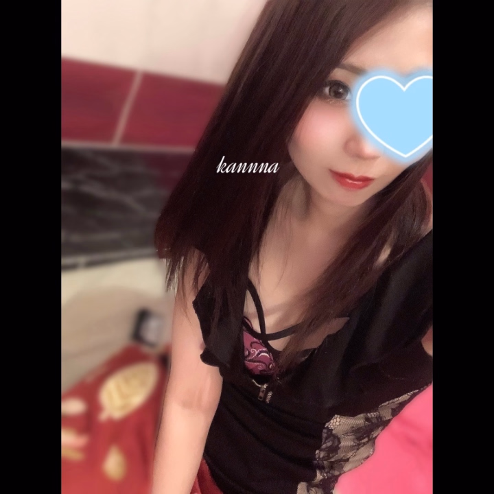 かんなの髪の毛⋯


逃走したーーー！！！！！笑笑


今日だけ地毛出勤です🤭

でも今のこの髪の長さ楽ちんだなあ🥰笑




お兄さん達早くうぅぅ(  ´͈ ᵕ `͈ )♡