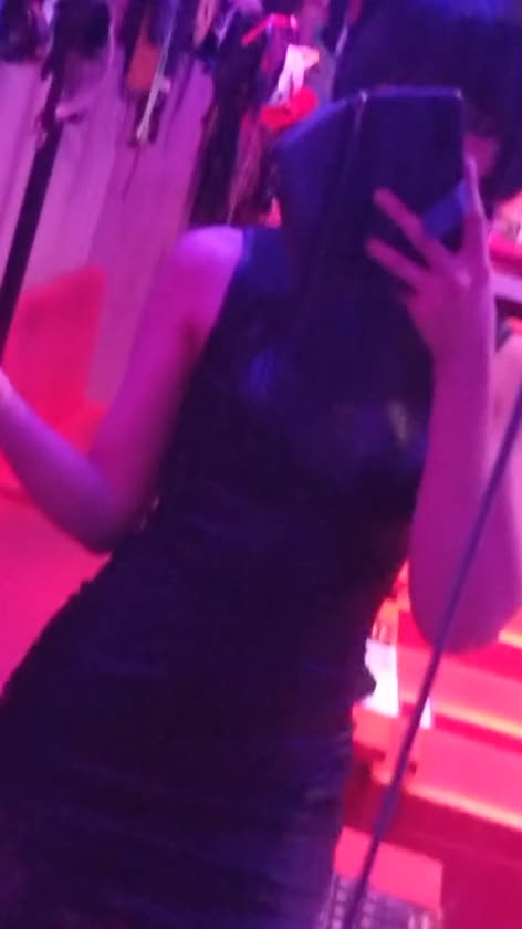 尻あきワンピース