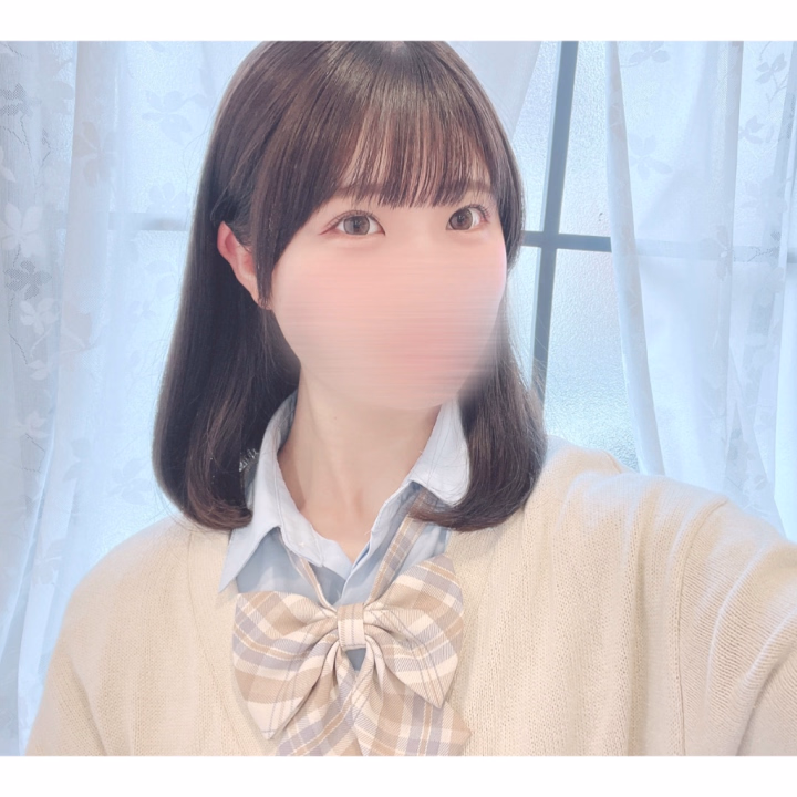 おはようございます☀️
先週は熊本にいたので
1週間ぶり？の中洲です( ^ᵕ^)

そしてそして、髪を切りました😆
だいぶ！とっても短いです！
お店入ってからはずーっと長かったから
初期から来てくれてる本指名様も
この姿見るのは初めてですね( ᴖ ̫ᴖ )♩

長いほうがよかったっていう反応は受け付けません！笑

宣材写真はまだ撮り直しできてなくて
写真指名する方はかなり雰囲気違うかも💧
今週中には変わる予定です( ՞ ᴗ  ̫ ᴗ՞)
それもあって、写メ日記も全消ししました🫣

この前、髪色ちょっと暗かったとき
写メ日記と全然違う！
って言われてしまったので👉🏻👈🏻

今日は16時までいます！
お時間ある方ぜひ遊びに来てください🐵