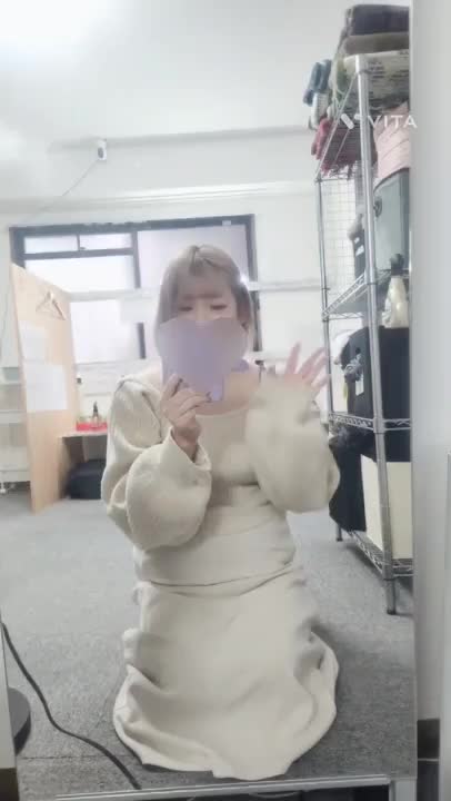 手手ふりふりふりふり✋