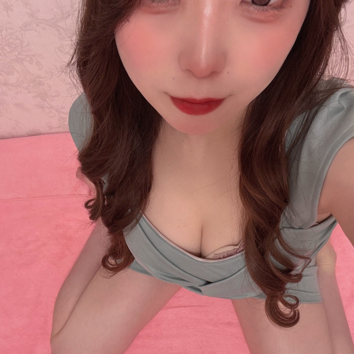 髪の毛くるりん〜✨
5月最後の出勤✊🏻いっぱい楽しもうね♡