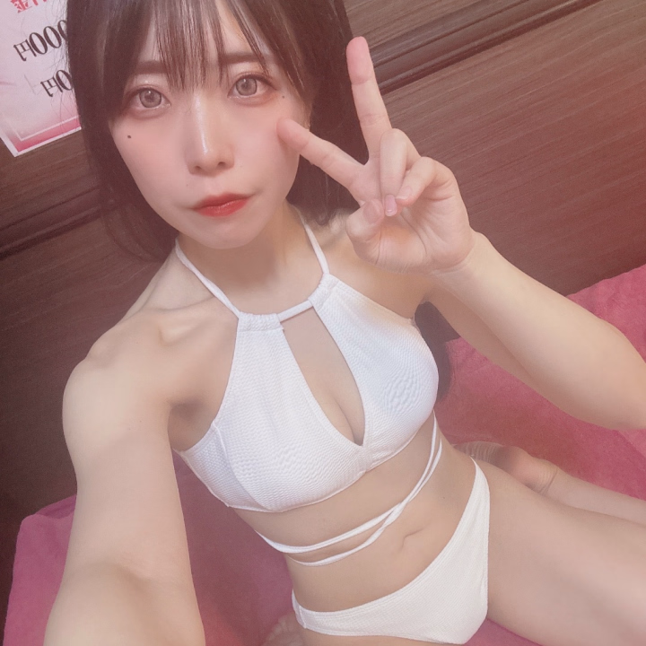 今年も夏はこのくらいまで痩せます🙇‍♀️🙇‍♀️
なんか肩周りの骨変になって写ってるけど🙇‍♀️笑
今だけ期間限定むちむちボディです🙇‍♀️