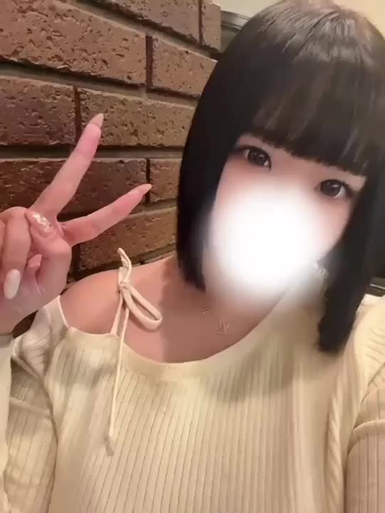 おはよう☺︎

珍しく動画日記❣️

髪の毛メンテナンスしてきて
綺麗なって嬉しい〜🎵

でもやっぱりロングにしたいので
少ししたらエクステつけようかな💭

ボブ派のお兄さんはおはやめに🙂‍↕️

今日からまた頑張るので
お誘いお待ちしてます🫶🏻