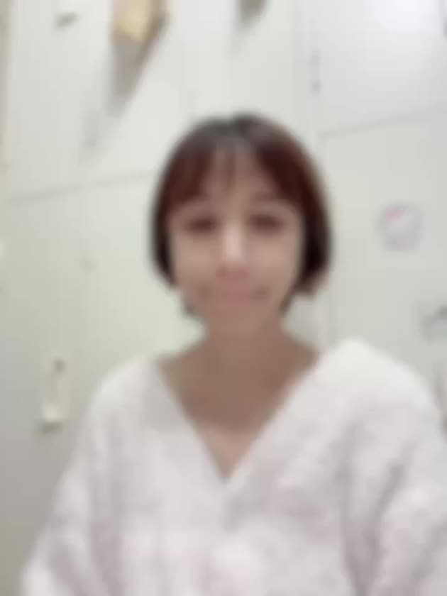 アップしてなかった🎥シリーズ！

以前いただいた高級なおみかん🍊を
喜んで頬張ってる最中に人が来た時の🎥です🤭