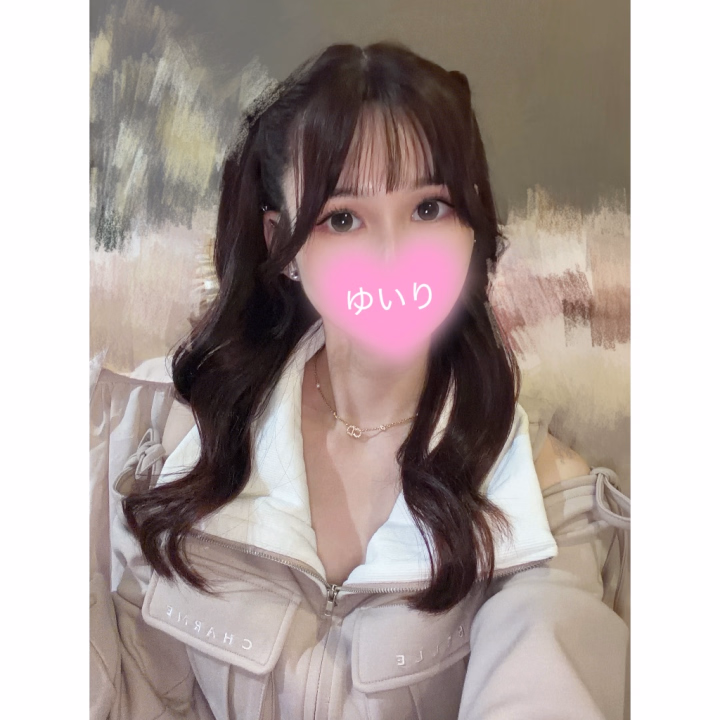 こんにちは🎀✨️

2日前にお部屋で転けてぶつけた
おしりが今頃痛くなってきた😢

痣できてたら恥ずかしいな（笑）

若干おしり痛いけど今日も元気に出勤
するのでよろしくお願いします🙂‍↕️💕

17時〜待ってますჱ̒^_ .̫ _^✨