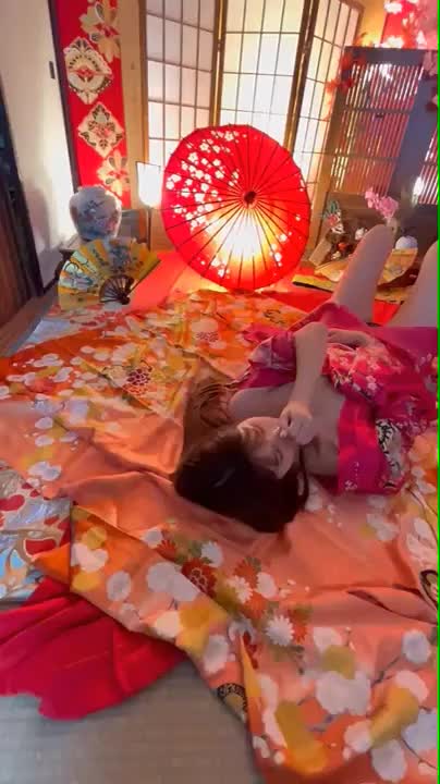 先日着物の撮影で撮った動画のデータをいただいたのでお兄様方にも大公開💕💕

どうかな〜〜🥺🥺？？

日本一の和装専門ソープランド 乙姫宴 結莉(ゆいり)