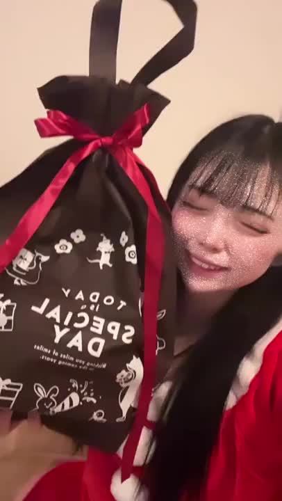 おはようございます💗
 
出勤してました〜！！
 
みおうちゃんと本指様様のクリスマスは今日まで🙂‍↕️
サンタさんが来た‼️嬉しい🎅💕
この歳になって、サンタさん来なくて悲しんでたけど、嬉しいです(´；ω；｀)ありがとうございます🙇‍♀️
いつもいつも本指様様🙂‍↕️
 
 
今年はね、鳥取出勤して仕事納めなので、
ぜひみおうちゃん納めにおいでください🙇‍♀️
待っておりますオリナス‼️オリオン座‼️
オリオン座がキレイに見える季節です👀
夜星空見てください！
みおうちゃんも見てるから、同じ景色を見ているね💕︎