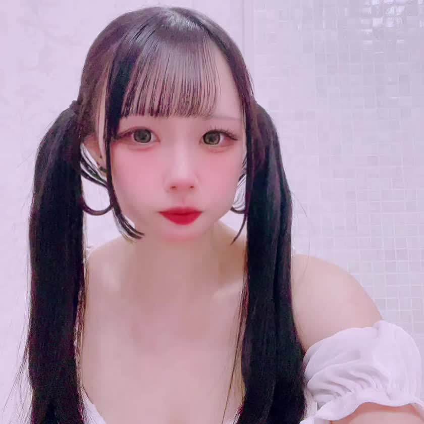髪の毛伸ばしすぎて

自分でふんじゃって

わぁあああ(; ´ ര   ̫  ര` ;)💦

って良くなってる( ˙ ꒳ ​˙   )……。

髪の毛くるくる巻いたら解決した(*꒪꒫꒪)!!!