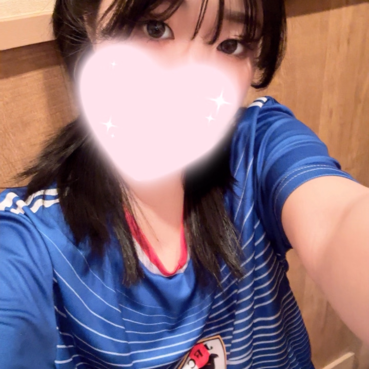 こんにちは！要です！



月曜日は出勤できずすみません！！




本日16時〜ラストで出勤です！！

本日衣装サッカー！！
サッカールールとかちゃんとわかってないけど盛り上がってるなーてXみながら思ってます！

ほかの女の子の日記から合言葉探してみてください〜！

昨日美味しいの沢山食べたから頑張ります！



今日もお待ちしてます🌟
