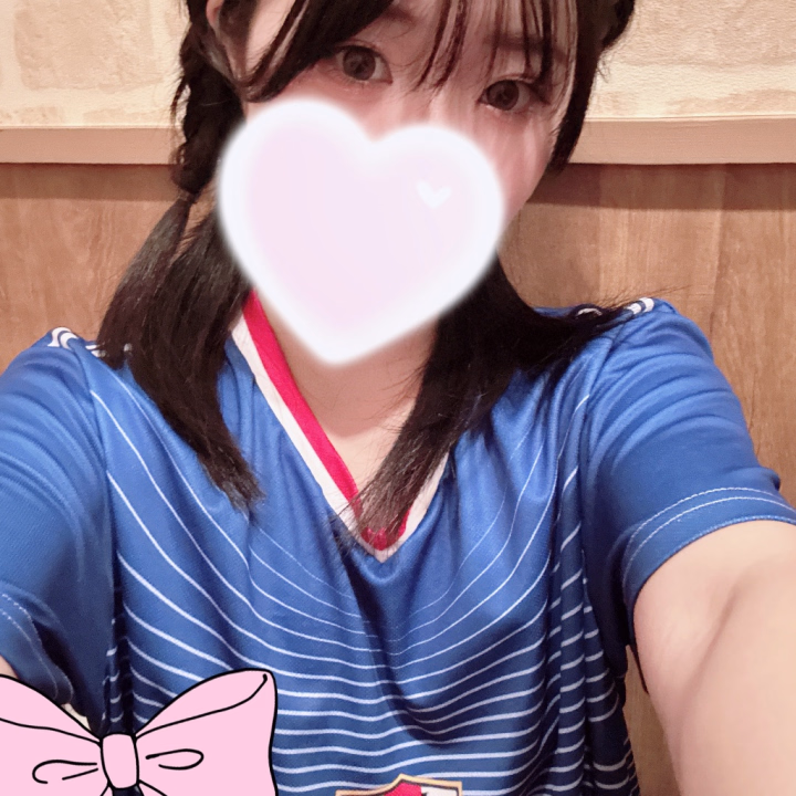 こんばんは！要です



本日も遊んでくれたお兄さんありがとうございました！！


みんな癒されたよーって言ってくれて嬉しい！あと明日頑張ればお休みのお兄さん多いよね〜！あと1日がんばろ〜！

明日美容室行くか迷ってます、、


次土曜日14時〜22時！頑張ります！