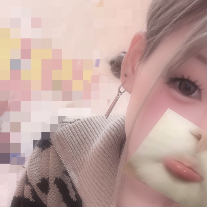 今日も元気に出勤！

今日はお団子ヘアー🍡