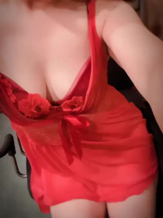 おっぱいと太ももどっちで挟まれたい？？