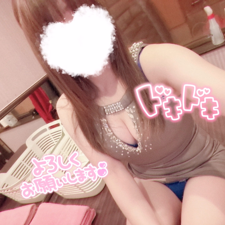 こんばんは🙂

お兄様方はGW中かな❓
本日も遅番から出勤しました🫣
一緒にマットで気持ちよく楽しく、遊んでもらえたら嬉しく思います🫶
よろしくお願いします🙏