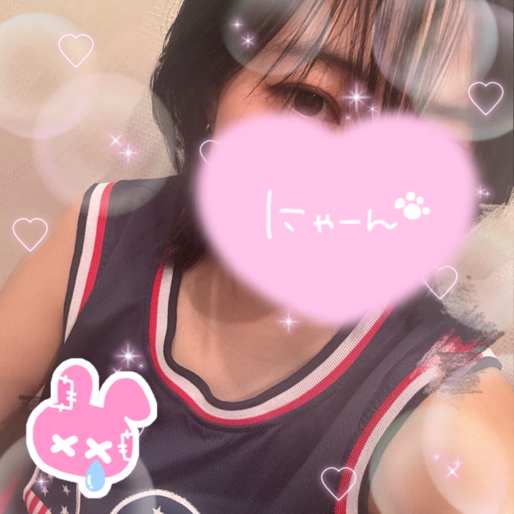 こんばんにゃ🐈‍⬛🌙
№29美颯(ﾐﾊﾔ)です🍼🖤

ついにやらかしました...

扁桃炎．．．(ᐢ ̥_  _ ̥ᐢ)

喉があああああ

お席でむせたら申し訳😞

最初で最後のバスケだよ〜🏀

髪染めてるんるん😽

--------------------------------

いつもありがとうございます🌷

本日ラストまで🪽

お待ちしてます🦋.*˚

来週の出勤29(昼)予定です🐈‍⬛🐾
