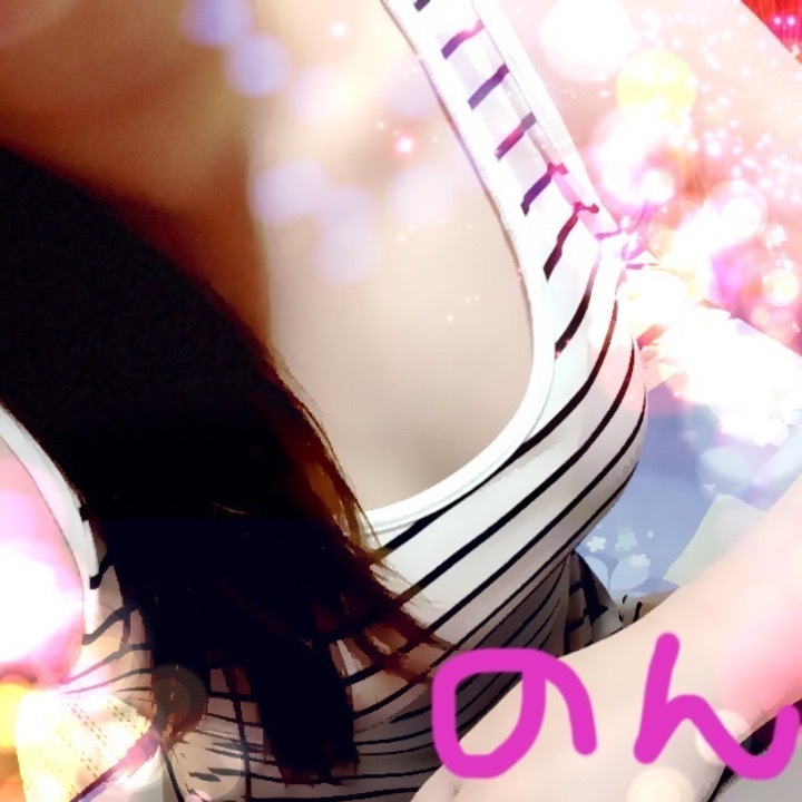 お家では、ノーブラタンクトップが
楽ちんで好きっ❤️😋

🍒のん🍒