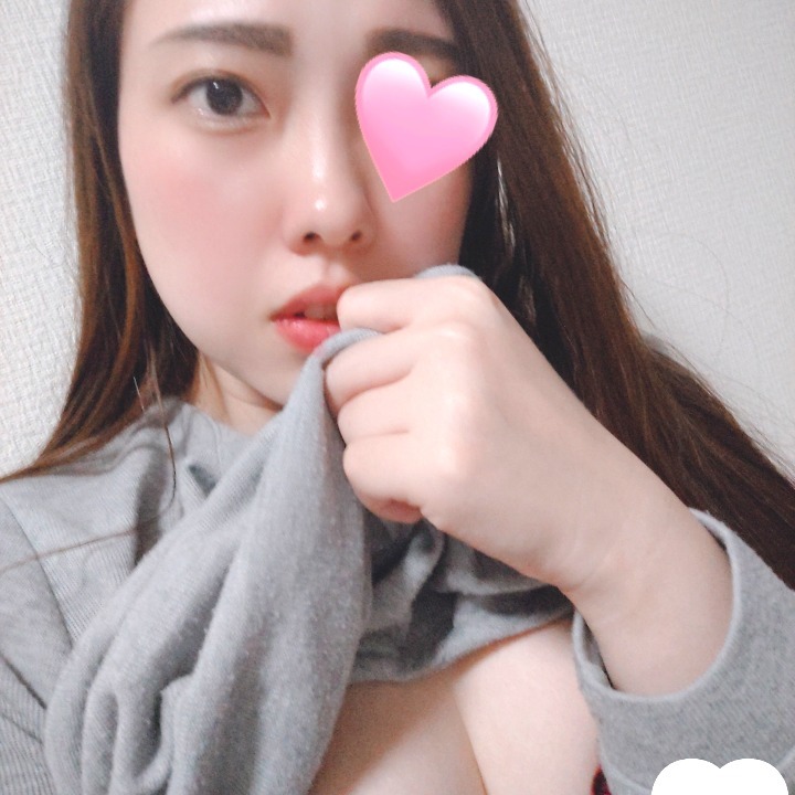 こんにちわぁ😊

雨でめっちゃ気分下がっちゃうね😭💔
駅までのちょっとの距離で濡れたよぉ🌧️

今日は、15時からいてるよ❤️

お時間合うお兄様は
雨やけど、かなえと遊ぼっ😍

雨で冷えちゃった体を
一緒にあたためよ🥺❤️？