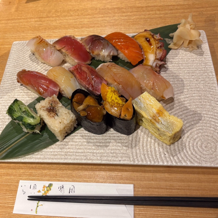 大好きなお寿司🍣北海道で食べました( ´∀｀)
ヒメフォトもあと2日応援よろしくお願いします🎁