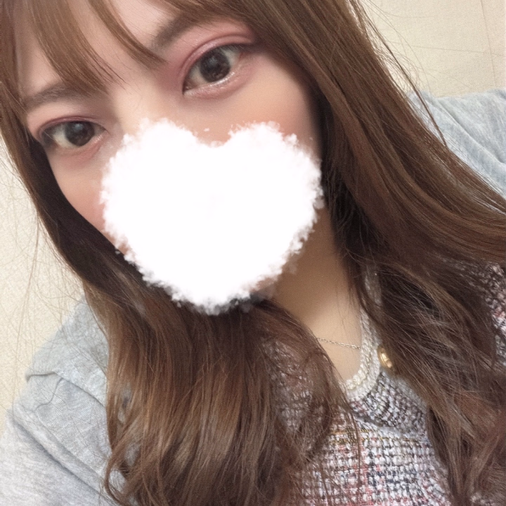 こんにちは！！


つぐみです❣️



昨日はいつもよりの長めの出勤でしたが来てくださったお客様のおかげであっという間な1日でした🥹💕




たくさん褒めて頂きありがとうございます( ´∀｀)





今日も朝から出勤してます！



午前中来てくださいましたお客様もありがとうございました🫶



残りわずかなお時間ですか遊びに来てくれると嬉しいです！



ちなみに急遽ですが明日7-11時出勤増えました✨