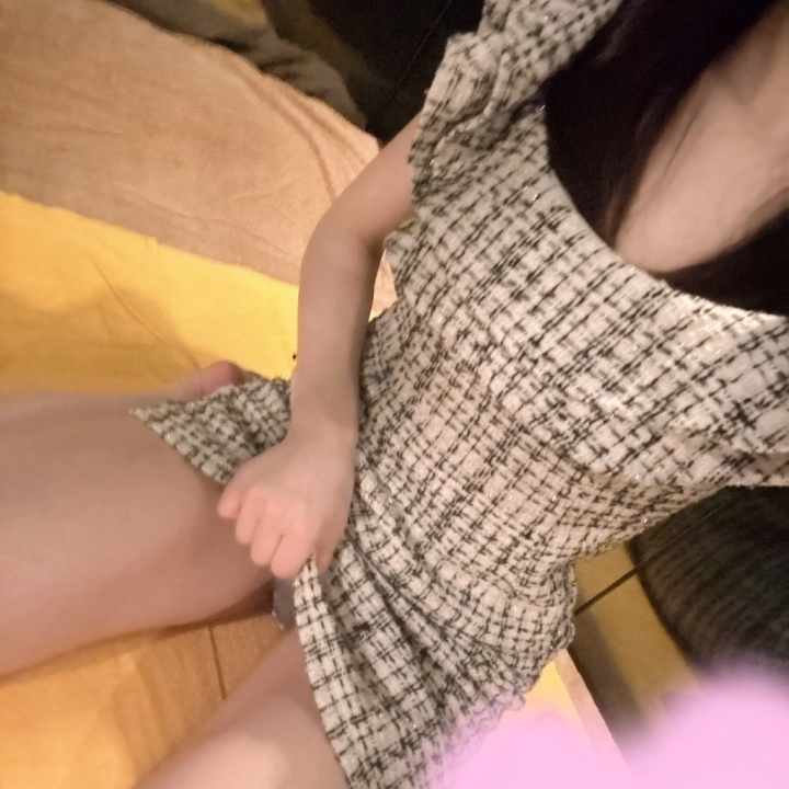 今日も一日おつかれさま☾⋆⁺₊✧

やっと金曜日だ〜

一緒に楽しいことして一週間の疲れふきとばそ？

お部屋暖めてまってるね♡