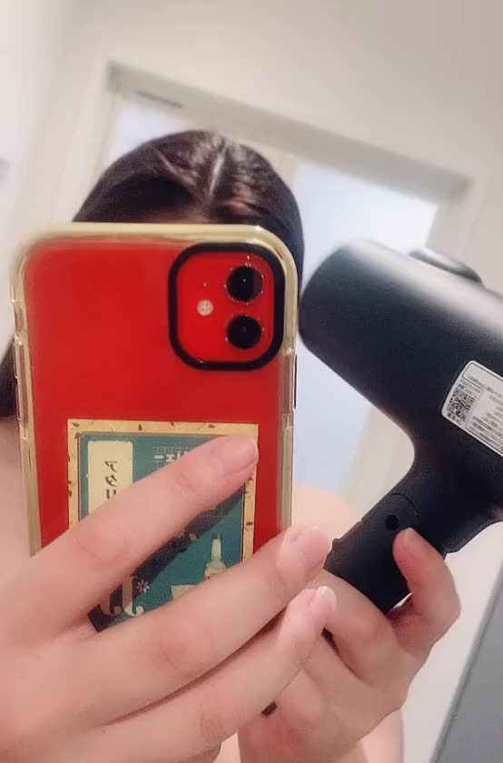 昨日もありがとうございました☺️✨
気に掛けてくれてありがとう🥺

ネット指名のお兄さんも💕


たまには準備中の動画でも😅
髪の毛長いから乾かすの30分弱掛かる😅

一年にしたら凄い時間だね😂😂
切る気はないけど🤭🤭

今日は14時〜22時まで⭐️
素敵な出会いがありますように💌