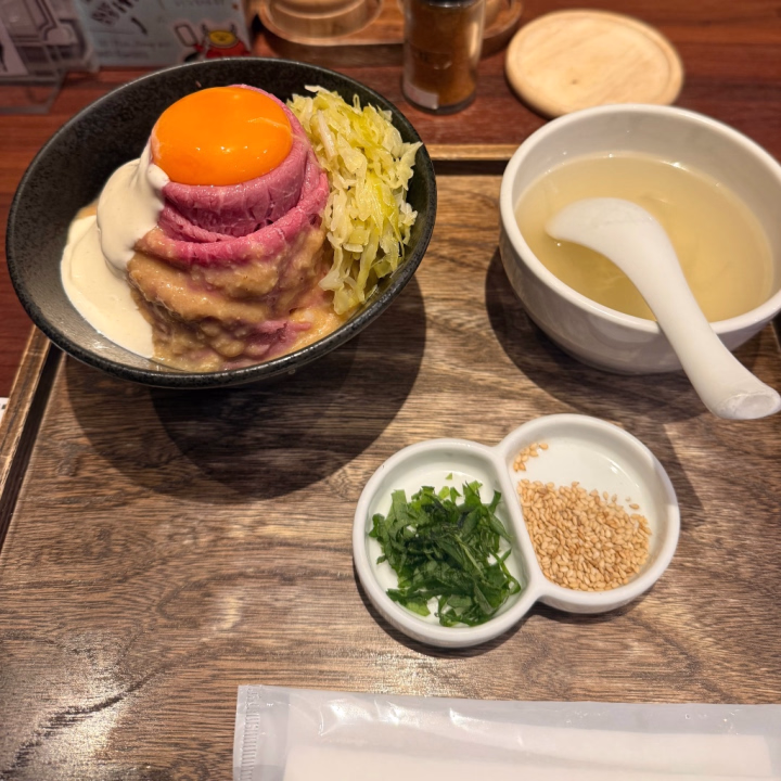 こんにちは！
もなかです💕

今日は21時〜24時までお店にいるよ！
遊びに来てね〜😆