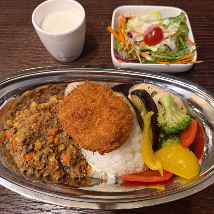 こんにちは！
もなかです💕

今日は21時〜24時までお店にいるよ！
遊びに来てね〜😊