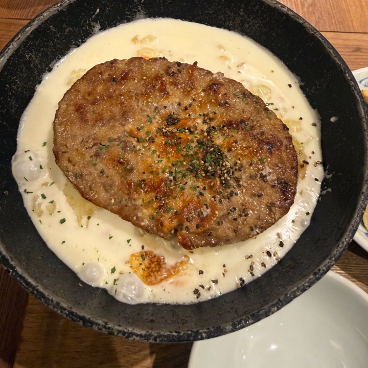 こんばんは！
もなかです♡

今日は21時〜24時までお店にいるよ！
遊びに来てね〜🤗