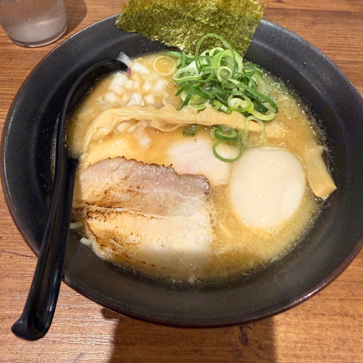 こんばんは
もなかです

今日は22時〜24時までいるよ！
遊びにきてね😊