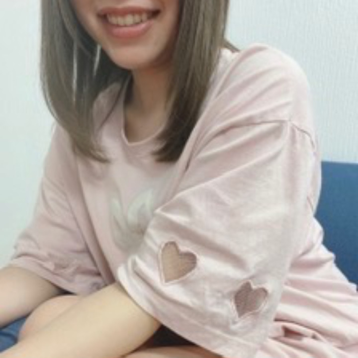 あんまり出勤できないのですが今日出勤してます！もしお時間合うお兄様いらっしゃったら私と遊んでくださいね🥺