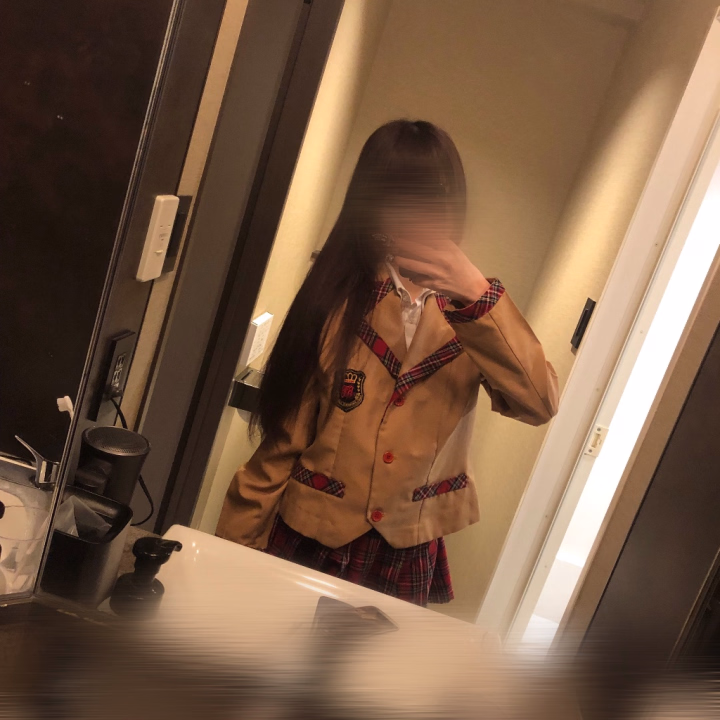 おはようございます〜🎵まりなです❣️
昨日も遊んでくれたおにいさまありがとうございました🥹🙏🏻🤍
ほんと何年ぶり！？っておにいさまにも会えて嬉しかった〜（т-т）

まりな実は記憶力良くて1年2年とか会えてなくても何回も来てくれてたおにいさまの事は覚えてるんですよ〜🤭🎵みんなにびっくりされるくらい会話の内容もいつもくれてた差し入れとか記憶に残ってるからおにいさまのこと大事大事なんだなあ...と感じます🤍まりなもおにいさまにとってそんな女の子になれるように頑張るね✊🏻



今日も24:00までいてます〜⭐️あと二日だよ❣️会えてないおにいさま、あなたのこと待ってるからね( ∪･ω･∪ )♡

本日もよろしくお願いします🎵














🎀まりな🎀