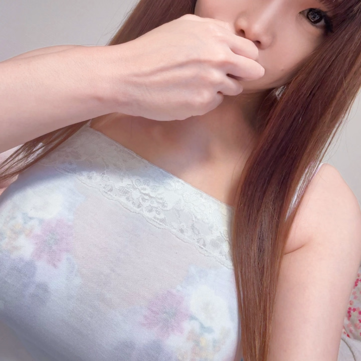 今日はおやすみで縮毛矯正かけてきた！
根元の黒い部分も染めてもらったよ～😌

明日10時から出勤するので、可愛くなったゆりに会いに来てね❤️