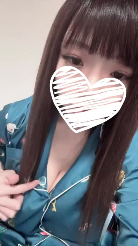 1回戦デリヘル部門1位ありがとうございました☺️
今回はパジャマでダーリンを誘惑中❤️
途中、なんて言ってるかわかるかな？？
応援よろしくお願いします✌️🥰