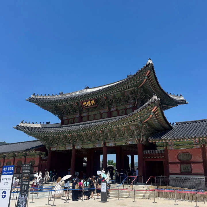 おはようございます、れいらです😌
韓国旅行楽しんでます♪
毎日晴天で幸せっ

次回の出勤＋空き枠は🈳⬇︎
こんにちは😊
今月は以下の通りです♪
5/19(火)🈳7時〜8時50分
5/21(木)🈳7時〜10時20分
5/22(金)🈳9時40分〜12時

お誘い待ってるねーん