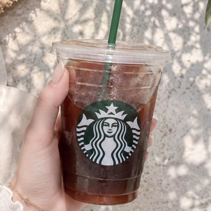 カメラに必死すぎて
コーヒー傾け過ぎた☕️🌿

久々にスタバ寄った
美味しい〜👍🏻⸒⸒👍🏻⸒⸒
カフェイン摂取したら
体が漲る❣️❣️❣️❣️