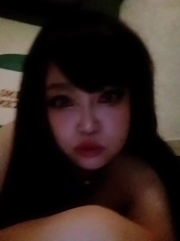 明日は
11:00～19:00受付で
出勤するよん♡♡♡