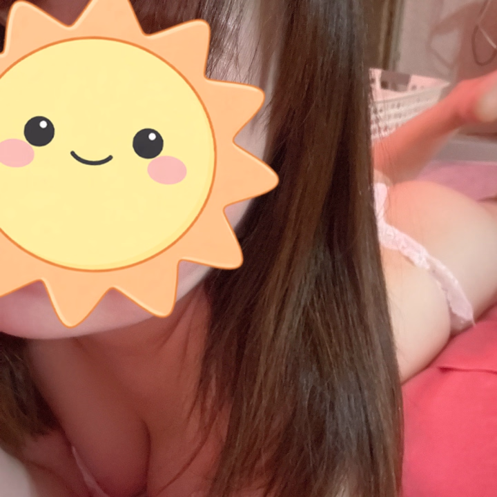 昨日、今日と来てくれた仲良し様やネット指名様方❤️

ありがとうございました＿|＼○＿







今週は個性豊かなお客様たちに
助けられ来週からも生きられます🙏✨笑






そして今週も褒めちぎられ
私は幸せだわと大実感した時間をありがとうらぶ(*´³`*) 



今回会えた方々、また会いに来てね︎🫶




来週も出る予定でその次の週末、6月の6日はお休みしようと計画しております(*´˘`*)




ひっさしぶりに遠出でもしようか、、
といいながらインドアな私は
出かけるとしても近場なんだろうなぁ‪( ◜௰◝ )‬










明日からまた社畜がんばりまうす😗




それではねーばいび☺️